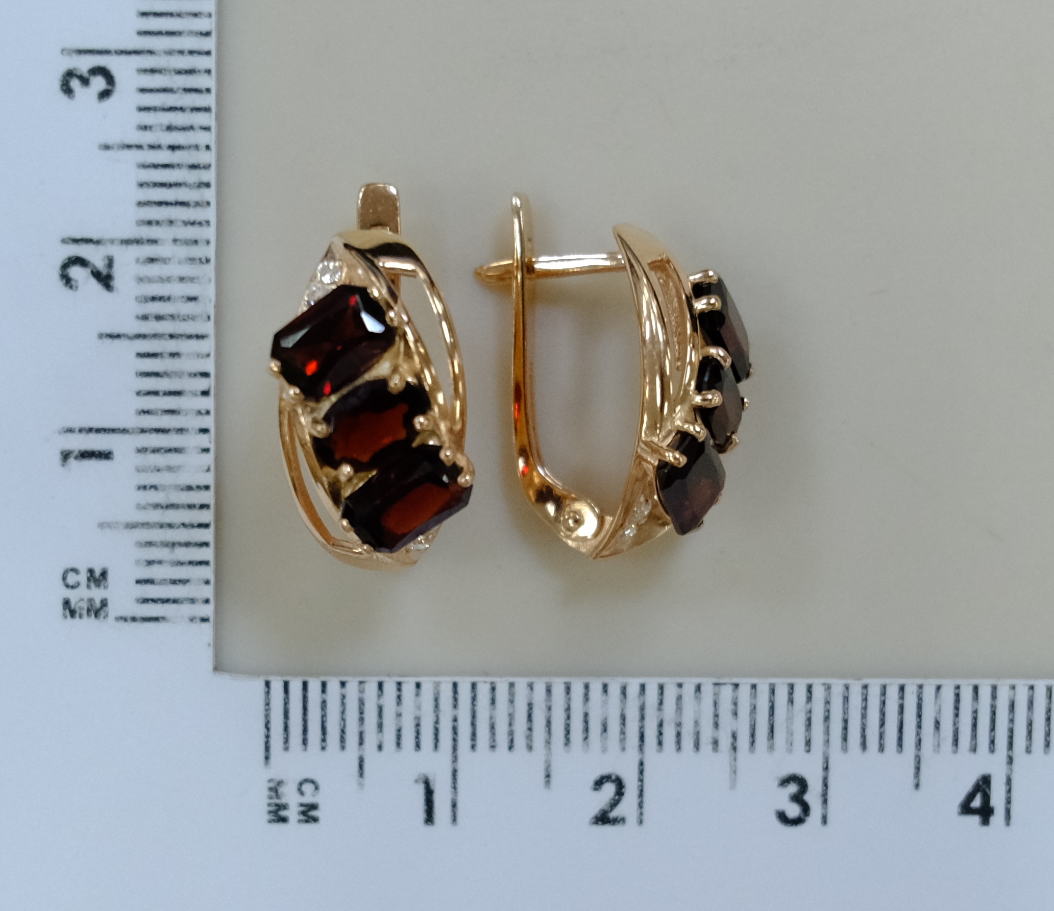 Серебряные серьги с гранатами